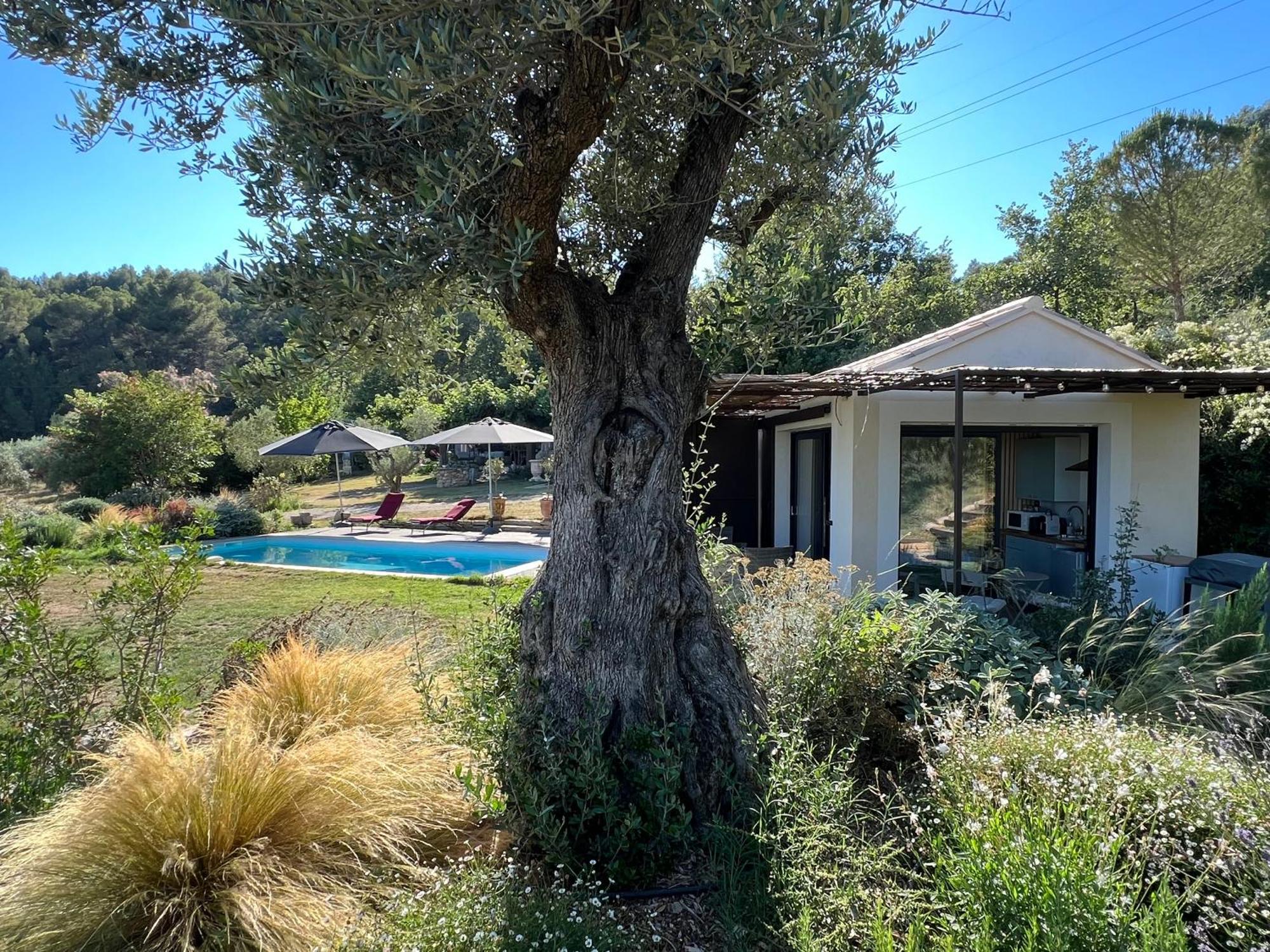 Terre Luberon Hotell Pertuis Eksteriør bilde